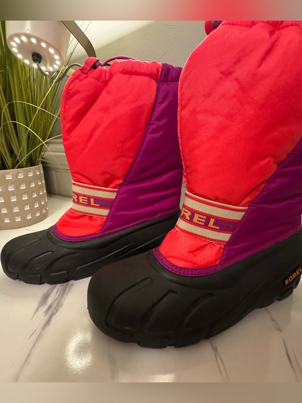 Sorell Ski Snow Winter Boots. Like New Never Worn Size 6.. Comfy & Colorful